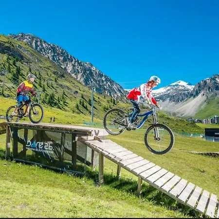 Au 6eme Ciel 2100m - Vue & Montagnes - Proche Pistes - 2 Adultes Et 2 Enfants *