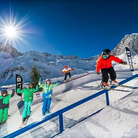 Au 6eme Ciel 2100m - Vue & Montagnes - Proche Pistes - 2 Adultes Et 2 Enfants *